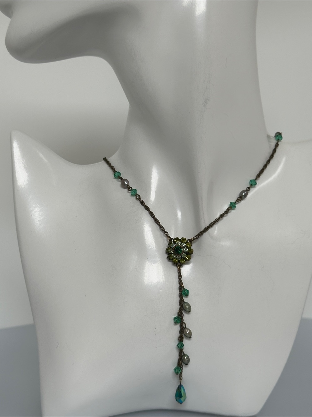 LIS PALACIOS Silver F Green Crystal Flower Lariat Necklace